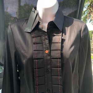 NWT Yera 💯 % cotton from Spain buttons down S